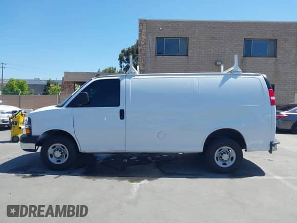 2020 Chevrolet Express Cargo with VIN 1GCWGAFP3L1273819, listed as a IAAI auction lot 42299806 with 88,391 mi miles and . Bid and sale history available at DreamBid. Image 14.