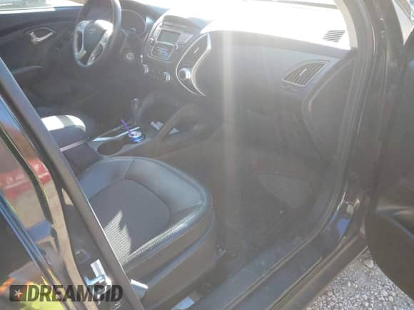 2013 Hyundai Tucson GLS z VIN KM8JUCAC4DU670518, wystawiony jako IAAI lot #43548057 z przebiegiem 115 233 mil mil oraz . Historia ofert i sprzedaży dostępna na DreamBid. Obrazek 5.