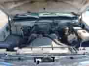 1995 Chevrolet Silverado 1500 z VIN 1GCEC14Z8SZ217712, wystawiony jako IAAI lot #42459235 z przebiegiem 172 963 mil mil oraz . Historia ofert i sprzedaży dostępna na DreamBid. Obrazek 10.