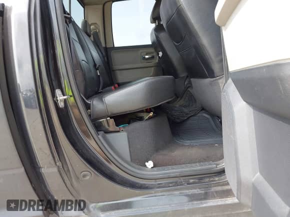 2010 Dodge 1500 SLT z VIN 1D7RB1GP0AS109242, wystawiony jako IAAI lot #42309363 z przebiegiem 243 479 mil mil oraz . Historia ofert i sprzedaży dostępna na DreamBid. Obrazek 8.
