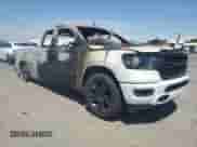 2022 Ram 1500 Lone Star z VIN 1C6RREBT7NN354794, wystawiony jako Copart lot #65368405 z przebiegiem Nie podano mil oraz Nie do naprawy • Non repairable. Historia ofert i sprzedaży dostępna na DreamBid. Obrazek 4.