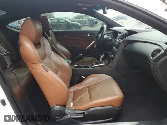 2016 Hyundai Genesis Coupe Ultimate с VIN KMHHU6KJ5GU131357, выставлен на аукционе Copart как лот 42672135 с пробегом Не указан миль и Списание • Salvage title. История ставок и продаж доступна на DreamBid. Изображение 7.