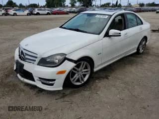 2012 Mercedes-Benz C 250 Sport с VIN WDDGF4HB9CA600899, выставлен на аукционе Copart как лот 81927025 с пробегом 140 771 миль миль и Чистый • Clean title. История ставок и продаж доступна на DreamBid. Изображение 1.