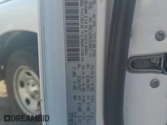 2019 Ram 1500 Tradesman z VIN 1C6RR7STXKS717064, wystawiony jako Copart lot #56217695 z przebiegiem 130 720 mil mil oraz Szkoda całkowita • Salvage title. Historia ofert i sprzedaży dostępna na DreamBid. Obrazek 12.