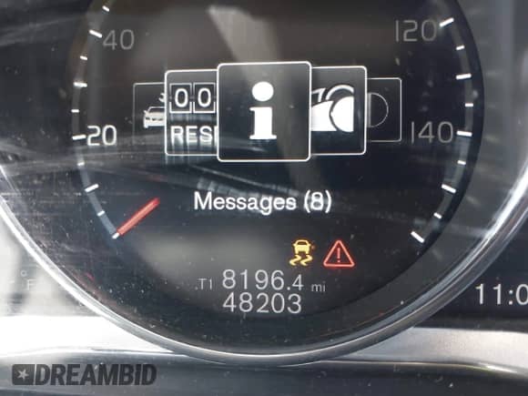 2017 Volvo S60 Inscription z VIN LYV402TK2HB130516, wystawiony jako IAAI lot #41822767 z przebiegiem 48 203 mil mil oraz . Historia ofert i sprzedaży dostępna na DreamBid. Obrazek 15.