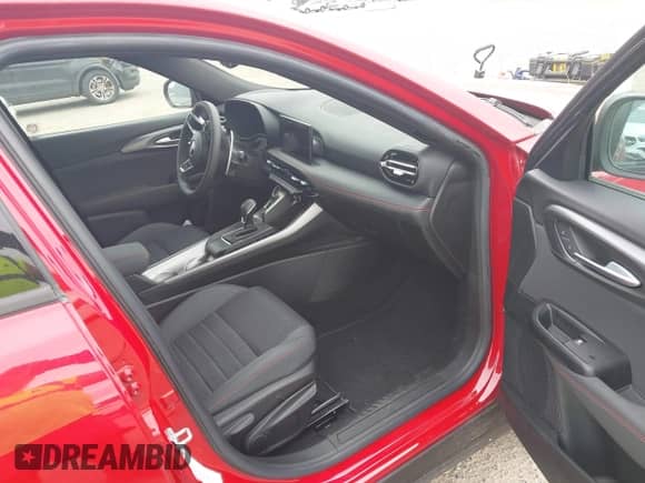 2024 Dodge Hornet R/T with VIN ZACPDFCWXR3A30109, listed as a IAAI auction lot 42840242 with 22,232 mi miles and . Bid and sale history available at DreamBid. Image 5.