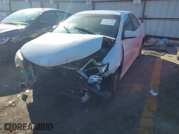 2014 Toyota Camry L with VIN 4T1BF1FK3EU382834, listed as a IAAI auction lot 41655780 with Not provided miles and . Bid and sale history available at DreamBid. Image 17.