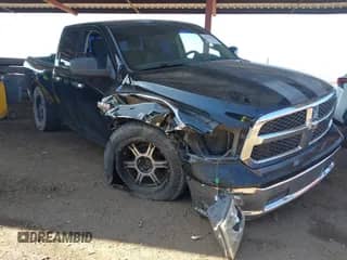 2013 Ram 1500 Big Horn z VIN 1C6RR7GT6DS690022, wystawiony jako IAAI lot #42888865 z przebiegiem 153 204 mil mil oraz . Historia ofert i sprzedaży dostępna na DreamBid. Obrazek 1.