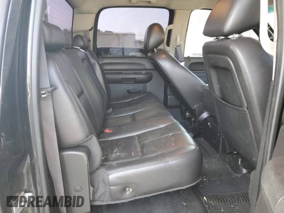 2011 Chevrolet Silverado 2500HD LT с VIN 1GC1KXC85BF135824, выставлен на аукционе Copart как лот 81323235 с пробегом 181 757 миль миль и Списание • Salvage title. История ставок и продаж доступна на DreamBid. Изображение 10.