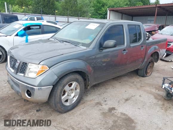 2008 Nissan Frontier SE z VIN 1N6AD07W18C444255, wystawiony jako IAAI lot #42315626 z przebiegiem 275 579 mil mil oraz . Historia ofert i sprzedaży dostępna na DreamBid. Obrazek 17.