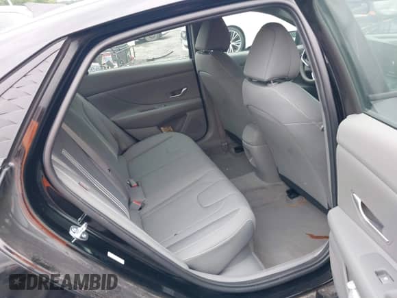 2025 Hyundai Elantra SEL Sport z VIN KMHLM4DJ5SU125112, wystawiony jako IAAI lot #42646718 z przebiegiem 31 821 mil mil oraz . Historia ofert i sprzedaży dostępna na DreamBid. Obrazek 8.