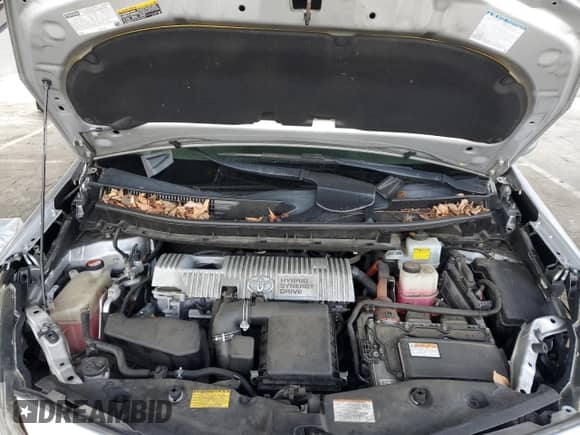 2015 Toyota Prius Two z VIN JTDZN3EU6FJ016146, wystawiony jako Copart lot #82212355 z przebiegiem 85 853 mil mil oraz Szkoda całkowita • Salvage title. Historia ofert i sprzedaży dostępna na DreamBid. Obrazek 11.