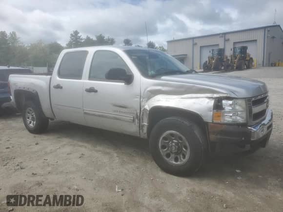 2010 Chevrolet Silverado 1500 LT with VIN 3GCRKSEA7AG205147, listed as a Copart auction lot 57585595 with 182,908 mi miles and Clean title. Bid and sale history available at DreamBid. Image 4.