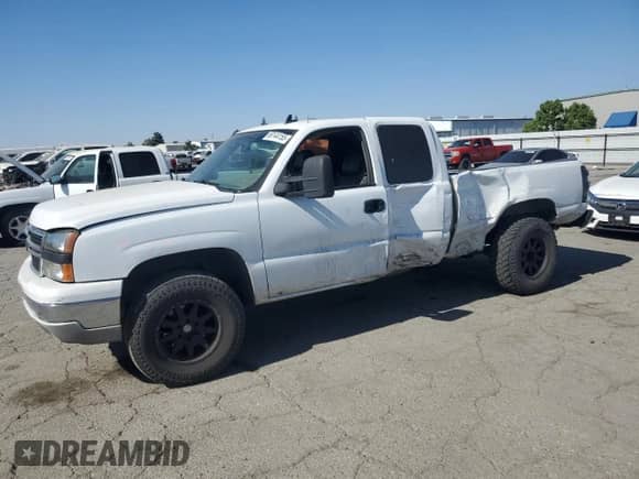 2006 Chevrolet Silverado 1500 LT3 z VIN 1GCEK19Z66Z219640, wystawiony jako Copart lot #66144155 z przebiegiem Nie podano mil oraz Szkoda całkowita • Salvage title. Historia ofert i sprzedaży dostępna na DreamBid. Obrazek 1.