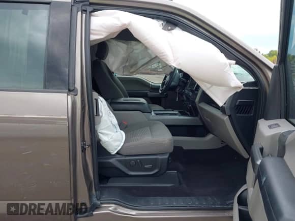 2020 Ford F-150 XL с VIN 1FTFX1E50LKF31756, выставлен на аукционе IAAI как лот 42961964 с пробегом 39 569 миль миль и . История ставок и продаж доступна на DreamBid. Изображение 5.