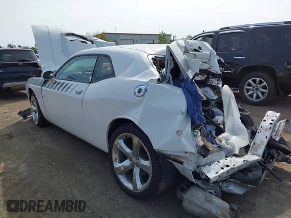 2011 Dodge Challenger R/T z VIN 2B3CJ5DT8BH584532, wystawiony jako IAAI lot #43169985 z przebiegiem Nie podano mil oraz . Historia ofert i sprzedaży dostępna na DreamBid. Obrazek 3.