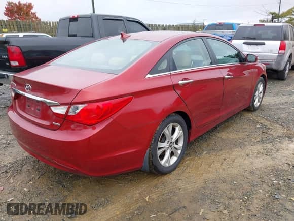 2011 Hyundai Sonata Limited with VIN 5NPEC4AC6BH307854, listed as a IAAI auction lot 43588656 with 124,881 mi miles and . Bid and sale history available at DreamBid. Image 4.