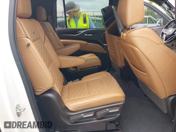 2021 Cadillac Escalade ESV Premium Luxury с VIN 1GYS4KKL4MR313953, выставлен на аукционе IAAI как лот 42452085 с пробегом 50 128 миль миль и . История ставок и продаж доступна на DreamBid. Изображение 8.