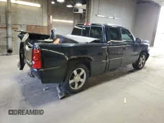 2005 Chevrolet Silverado SS z VIN 2GCEK19N651194856, wystawiony jako Copart lot #81025334 z przebiegiem 247 303 mil mil oraz Szkoda całkowita • Salvage title. Historia ofert i sprzedaży dostępna na DreamBid. Obrazek 3.