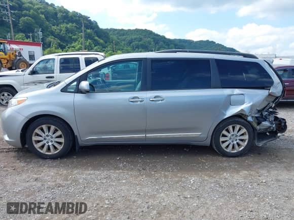 2015 Toyota Sienna Limited with VIN 5TDDK3DCXFS106768, listed as a IAAI auction lot 42671426 with 108,771 mi miles and . Bid and sale history available at DreamBid. Image 14.