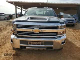 2017 Chevrolet Silverado 3500HD LT с VIN 1GC4KZCY6HF227414, выставлен на аукционе Copart как лот 79103384 с пробегом 128 844 миль миль и Списание • Salvage title. История ставок и продаж доступна на DreamBid. Изображение 5.