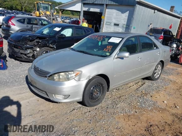 2005 Toyota Camry XLE с VIN 4T1BF30K25U604039, выставлен на аукционе IAAI как лот 43139598 с пробегом 271 651 миль миль и . История ставок и продаж доступна на DreamBid. Изображение 2.
