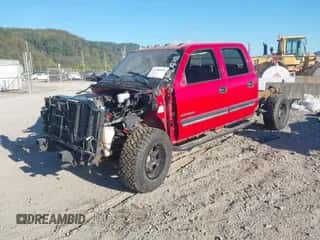 2005 Chevrolet Silverado 2500HD LT with VIN 1GCHK23U85F928859, listed as a IAAI auction lot 43384969 with 204,866 mi miles and . Bid and sale history available at DreamBid. Image 2.