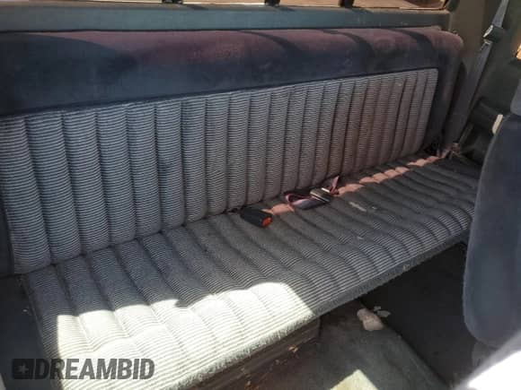 1994 Chevrolet Silverado 2500 с VIN 1GCGC29F1RE209188, выставлен на аукционе Copart как лот 58166815 с пробегом 276 581 миль миль и Чистый • Clean title. История ставок и продаж доступна на DreamBid. Изображение 10.