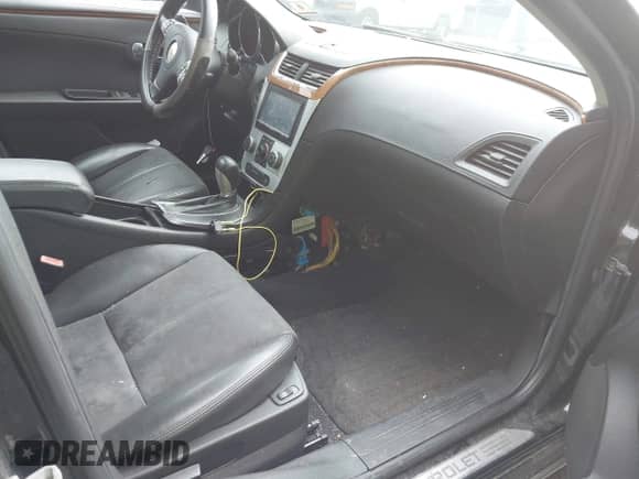 2010 Chevrolet Malibu 2LT z VIN 1G1ZD5E76AF261753, wystawiony jako IAAI lot #43445947 z przebiegiem 189 964 mil mil oraz . Historia ofert i sprzedaży dostępna na DreamBid. Obrazek 5.