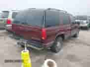 1999 Chevrolet Tahoe z VIN 1GNEC13R8XJ511786, wystawiony jako IAAI lot #41538890 z przebiegiem 196 764 mil mil oraz . Historia ofert i sprzedaży dostępna na DreamBid. Obrazek 4.