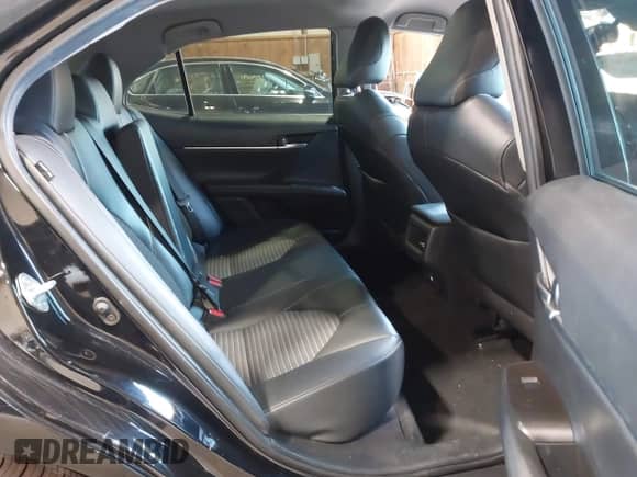 2021 Toyota Camry SE z VIN 4T1G11AKXMU471598, wystawiony jako IAAI lot #43060273 z przebiegiem 87 450 mil mil oraz . Historia ofert i sprzedaży dostępna na DreamBid. Obrazek 8.