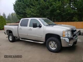 2007 Chevrolet Silverado 2500HD 2LT z VIN 1GCHK23607F556728, wystawiony jako Copart lot #71477675 z przebiegiem 116 177 mil mil oraz Czysty tytuł • Clean title. Historia ofert i sprzedaży dostępna na DreamBid. Obrazek 1.