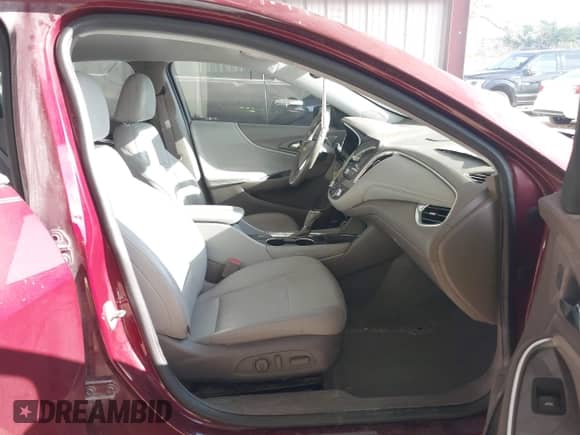 2016 Chevrolet Malibu LT z VIN 1G1ZE5ST3GF169832, wystawiony jako IAAI lot #43037008 z przebiegiem 137 720 mil mil oraz . Historia ofert i sprzedaży dostępna na DreamBid. Obrazek 5.