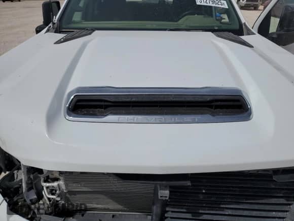 2025 Chevrolet Silverado 2500HD LT z VIN 1GC1KNEY6SF158854, wystawiony jako Copart lot #51279625 z przebiegiem 11 307 mil mil oraz Szkoda całkowita • Salvage title. Historia ofert i sprzedaży dostępna na DreamBid. Obrazek 12.