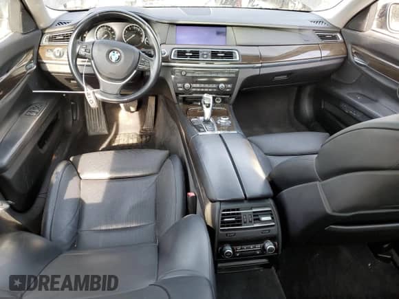 2012 BMW 7 Series с VIN WBAKX8C52CC198431, выставлен на аукционе Copart как лот 83642264 с пробегом 72 818 миль миль и Чистый • Clean title. История ставок и продаж доступна на DreamBid. Изображение 8.