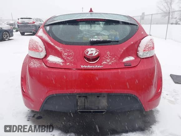 2014 Hyundai Veloster z VIN KMHTC6AD8EU214612, wystawiony jako IAAI lot #41258820 z przebiegiem 61 984 mil mil oraz . Historia ofert i sprzedaży dostępna na DreamBid. Obrazek 16.