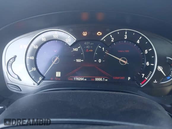 2019 BMW 5 Series 540i xDrive z VIN WBAJE7C57KWW15776, wystawiony jako IAAI lot #41089486 z przebiegiem 116 264 mil mil oraz . Historia ofert i sprzedaży dostępna na DreamBid. Obrazek 7.