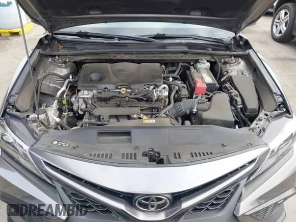 2021 Toyota Camry SE Nightshade z VIN 4T1G11AK8MU536707, wystawiony jako IAAI lot #43329430 z przebiegiem 61 408 mil mil oraz . Historia ofert i sprzedaży dostępna na DreamBid. Obrazek 10.