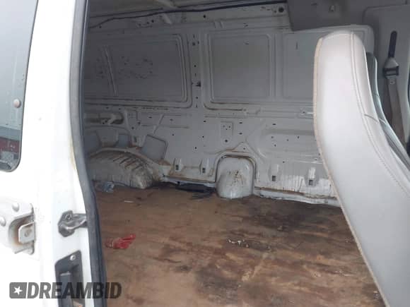 2003 Ford Econoline Cargo with VIN 1FTNE24W13HA46279, listed as a IAAI auction lot 42482660 with 250,712 mi miles and . Bid and sale history available at DreamBid. Image 8.