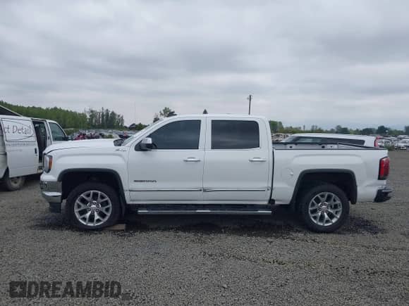 2018 GMC Sierra 1500 SLT z VIN 3GTU2NEC2JG474475, wystawiony jako IAAI lot #43194997 z przebiegiem 136 451 mil mil oraz . Historia ofert i sprzedaży dostępna na DreamBid. Obrazek 14.