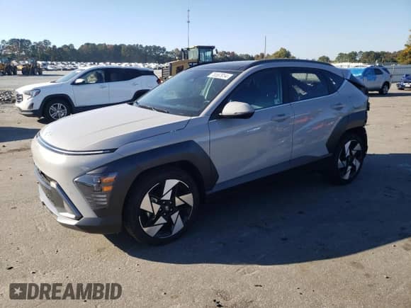 2024 Hyundai Kona Limited z VIN KM8HE3A37RU083166, wystawiony jako Copart lot #76567914 z przebiegiem 10 775 mil mil oraz Szkoda całkowita • Salvage title. Historia ofert i sprzedaży dostępna na DreamBid. Obrazek 1.