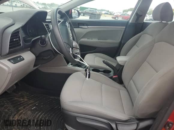 2020 Hyundai Elantra SE с VIN KMHD74LF1LU983039, выставлен на аукционе Copart как лот 81271605 с пробегом 15 420 миль миль и Списание • Salvage title. История ставок и продаж доступна на DreamBid. Изображение 7.