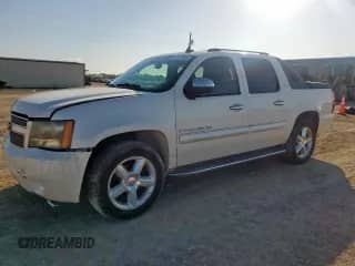 2008 Chevrolet Avalanche 3LT с VIN 3GNFK12358G250852, выставлен на аукционе Copart как лот 61107685 с пробегом 172 560 миль миль и Списание • Salvage title. История ставок и продаж доступна на DreamBid. Изображение 1.