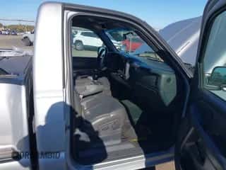 2002 Chevrolet Silverado 1500 LS с VIN 1GCEC14T02Z202634, выставлен на аукционе IAAI как лот 43494477 с пробегом 168 105 миль миль и . История ставок и продаж доступна на DreamBid. Изображение 5.