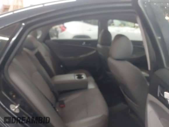 2011 Hyundai Sonata SE с VIN 5NPEC4AC7BH199888, выставлен на аукционе IAAI как лот 43458487 с пробегом 175 793 миль миль и . История ставок и продаж доступна на DreamBid. Изображение 8.