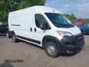 2025 Ram ProMaster Cargo Tradesman z VIN 3C6MRVHG3SE546198, wystawiony jako IAAI lot #42451581 z przebiegiem 5 771 mil mil oraz . Historia ofert i sprzedaży dostępna na DreamBid. Obrazek 1.