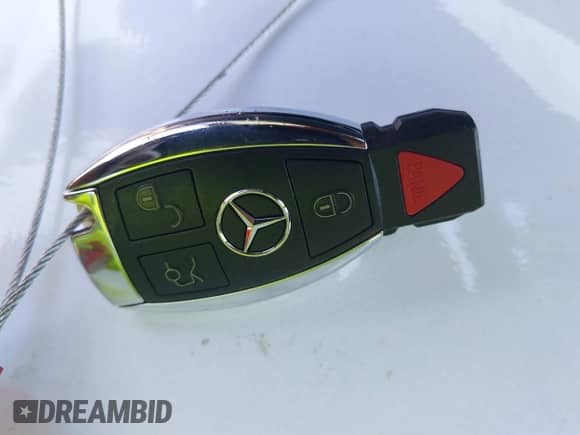 2014 Mercedes-Benz C 250 Sport z VIN WDDGF4HB3EA960558, wystawiony jako IAAI lot #43429271 z przebiegiem 73 297 mil mil oraz . Historia ofert i sprzedaży dostępna na DreamBid. Obrazek 11.