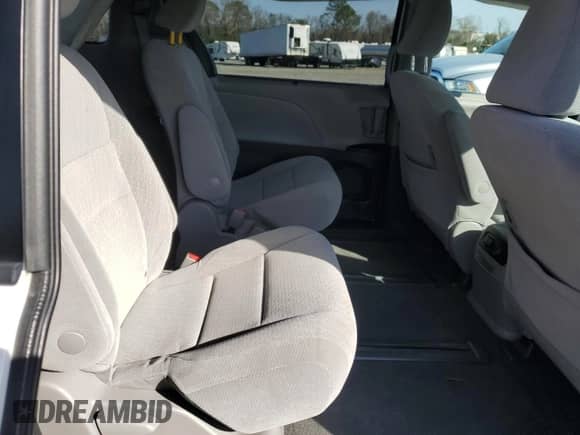 2018 Toyota Sienna LE z VIN 5TDJZ3DC0JS209656, wystawiony jako Copart lot #45053565 z przebiegiem 90 516 mil mil oraz Szkoda całkowita • Salvage title. Historia ofert i sprzedaży dostępna na DreamBid. Obrazek 11.