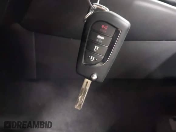 2024 Toyota Corolla LE z VIN 5YFB4MDE2RP219832, wystawiony jako IAAI lot #43213313 z przebiegiem 8 153 mil mil oraz . Historia ofert i sprzedaży dostępna na DreamBid. Obrazek 11.