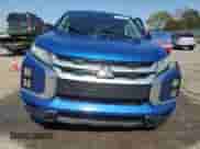 2023 Mitsubishi Outlander ES z VIN JA4ARUAU6PU002349, wystawiony jako Copart lot #81413945 z przebiegiem 33 620 mil mil oraz Szkoda całkowita • Salvage title. Historia ofert i sprzedaży dostępna na DreamBid. Obrazek 5.